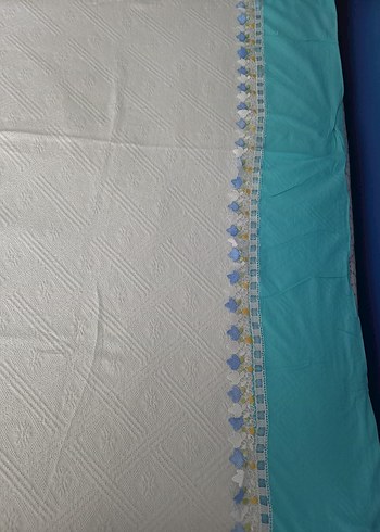 mavi Kenarlı Beyaz Düz Yatak Örtüsü - Görsel 4
