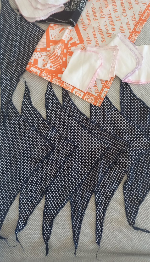 Çeşitli renk modellerde cocuk havlu ..bandana.. vs - Görsel 2