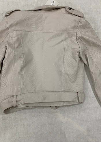 Bej Kemerli Yılan Desenli Deri Ceket - Görsel 10