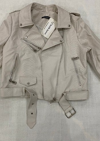 Bej Kemerli Yılan Desenli Deri Ceket - Görsel 4