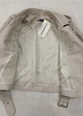 Bej Kemerli Yılan Desenli Deri Ceket - Görsel 7