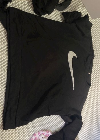 Nike Siyah Uzun Kollu Tisort