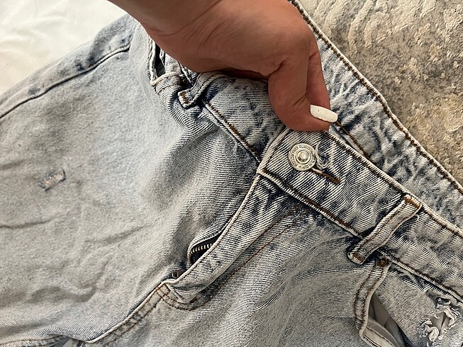 l Beden Yırtık jean