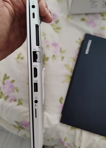 Gri HP Laptop - Görsel 2