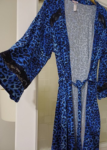 Mavi Leopar Desenli Uzun Kadın Sabahlık - Görsel 3