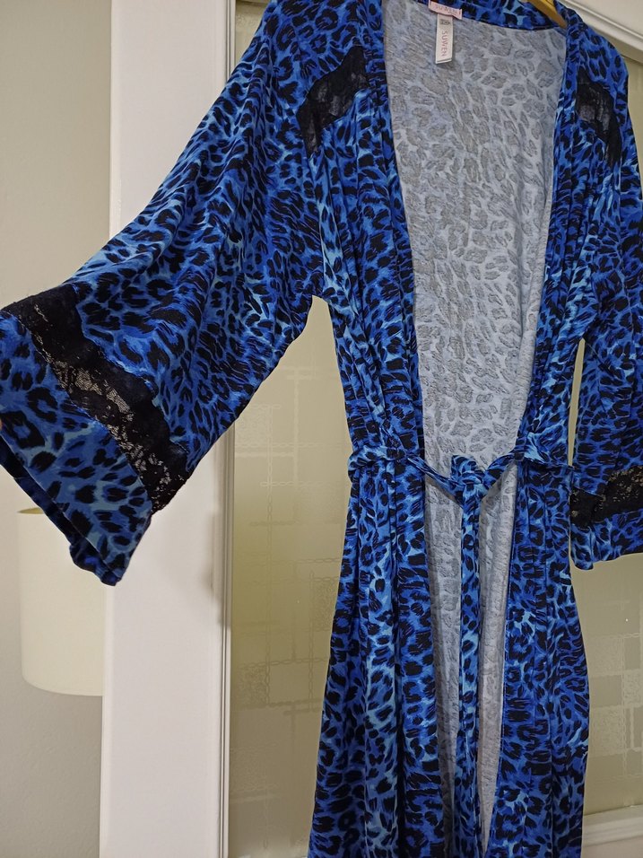 Mavi Leopar Desenli Uzun Kadın Sabahlık - Görsel 3