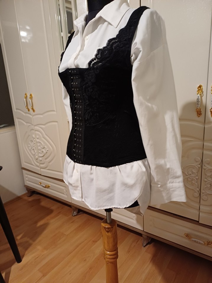 Düğmeli Siyah Gotik Straplez Büstiyer - Görsel 2