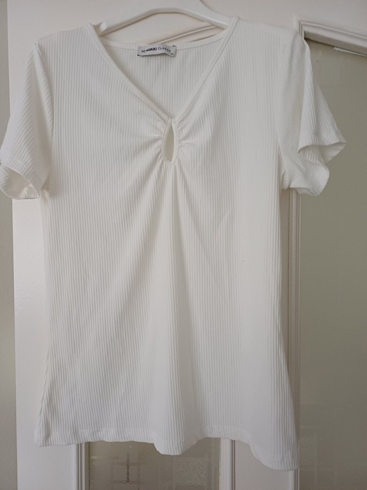 Beyaz V Yaka fitili  Tişört - Görsel 3