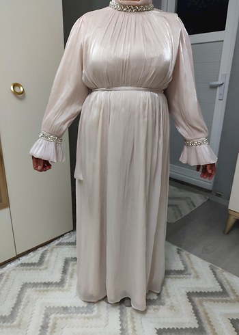 Bej Uzun Kollu Dökümlü Abiye Elbise - Görsel 5