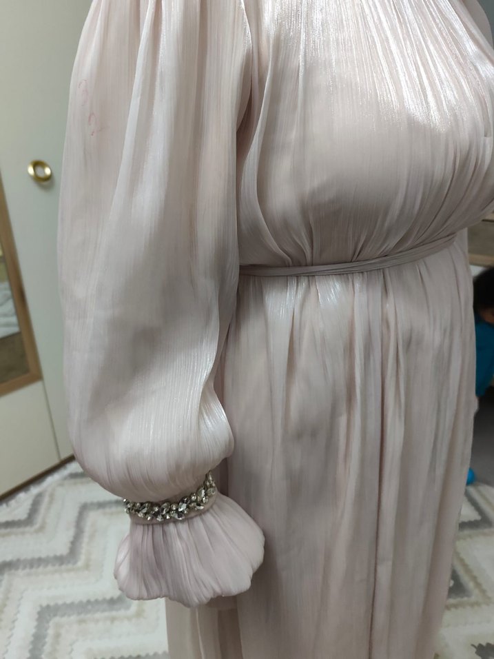 Bej Uzun Kollu Dökümlü  Abiye Elbise - Görsel 4