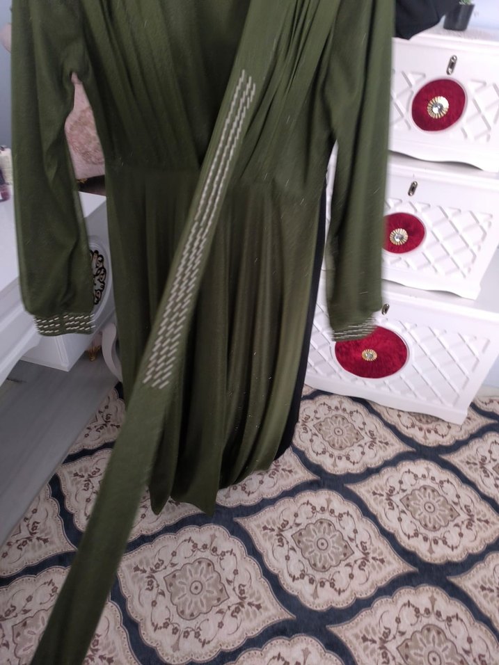 Uzun Kollu Yeşil Drapeli Abiye Elbise - Görsel 2