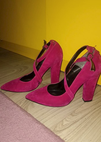pembe topuklu ayakkabı