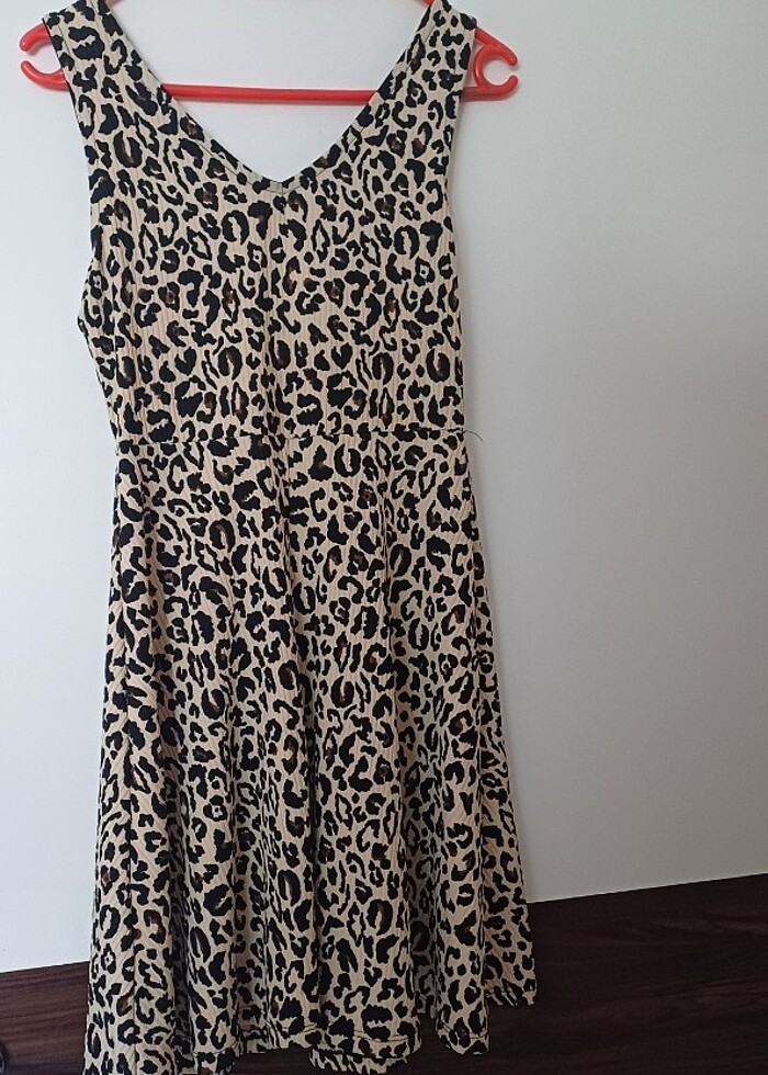 Kadın leoparlı elbise - Görsel 2