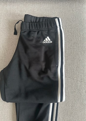 Adidas s