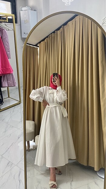 Düz beyaz standart beli lastikli elbise