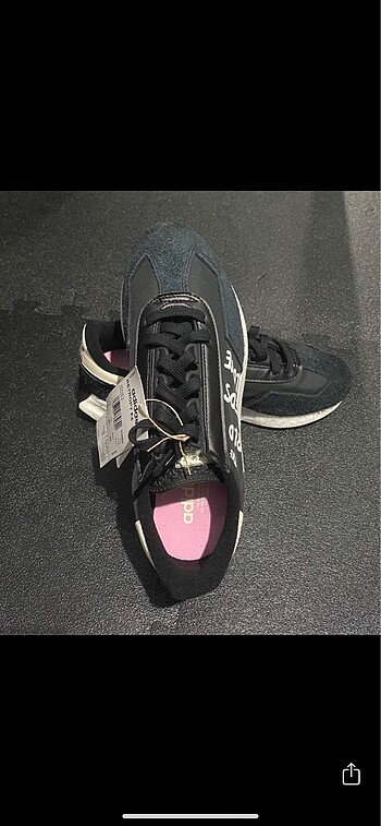 Adidas 41.5 numara sıfır