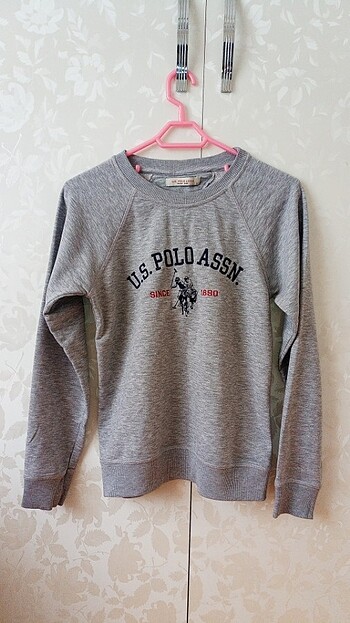 Sweetshirt