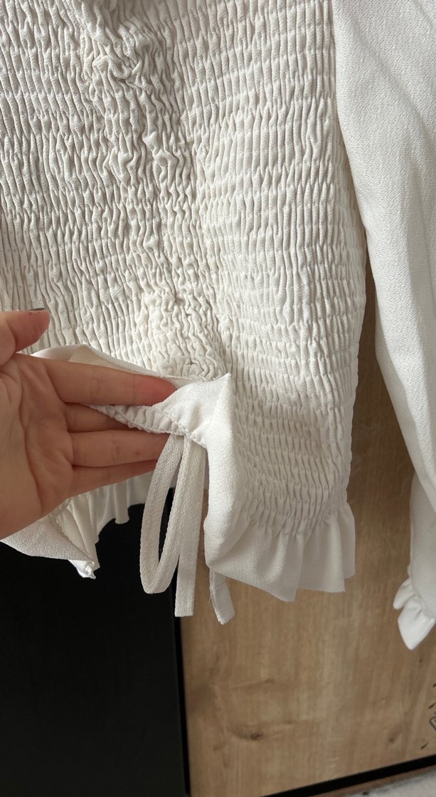 Uzun Kollu Beyaz Straplez Pamuk Bluz - Görsel 4