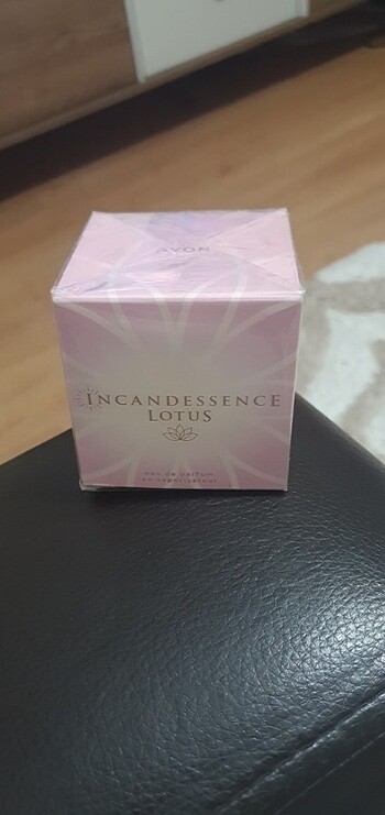 Avon incandessence lotus