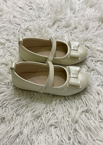 Beyaz Fiyonk Detaylı Kız Çocuk Babet - Görsel 2