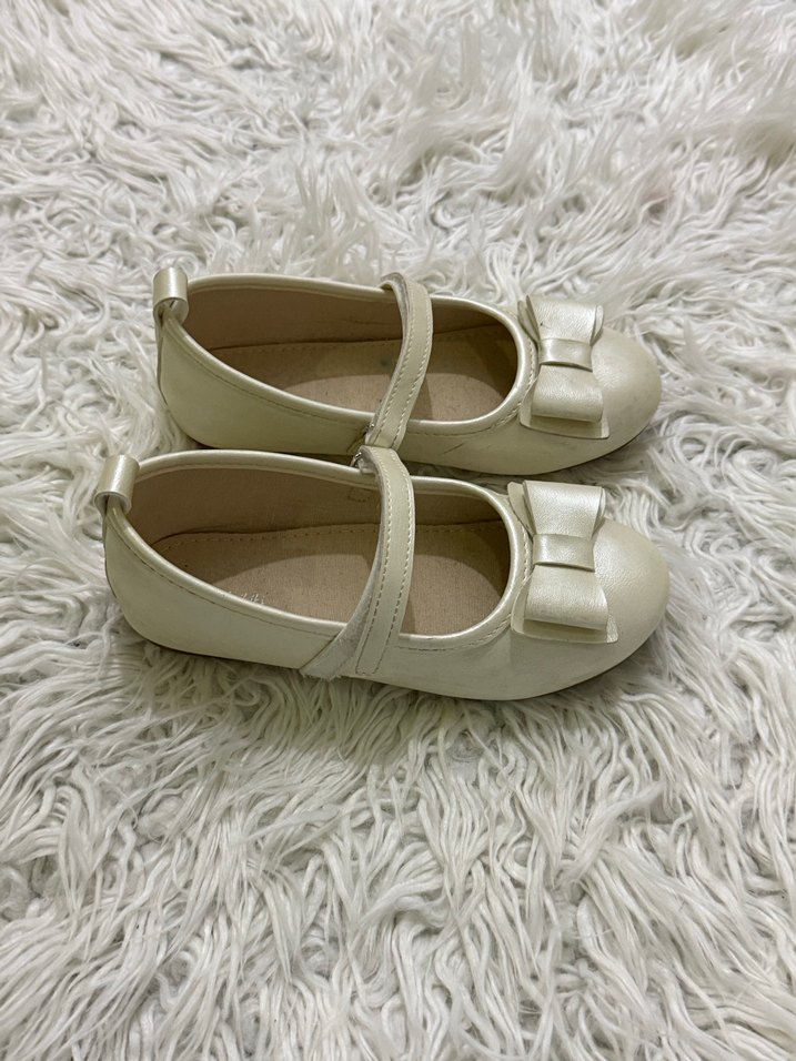 Beyaz Fiyonk Detaylı Kız Çocuk Babet - Görsel 2