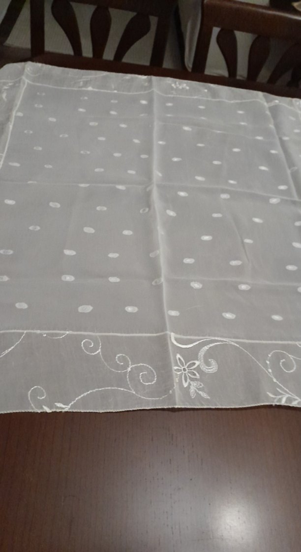 Nakışlı Beyaz Masa Örtüsü - Görsel 3