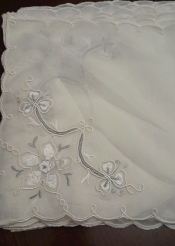 Nakışlı Beyaz Masa Örtüsü ve peçeteleri - Görsel 4