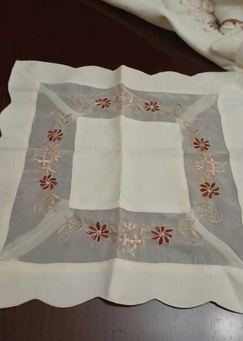 Nakışlı Masa Örtüsü - Görsel 7