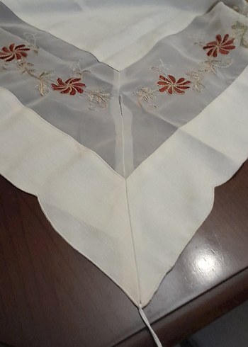 Nakışlı Masa Örtüsü - Görsel 5