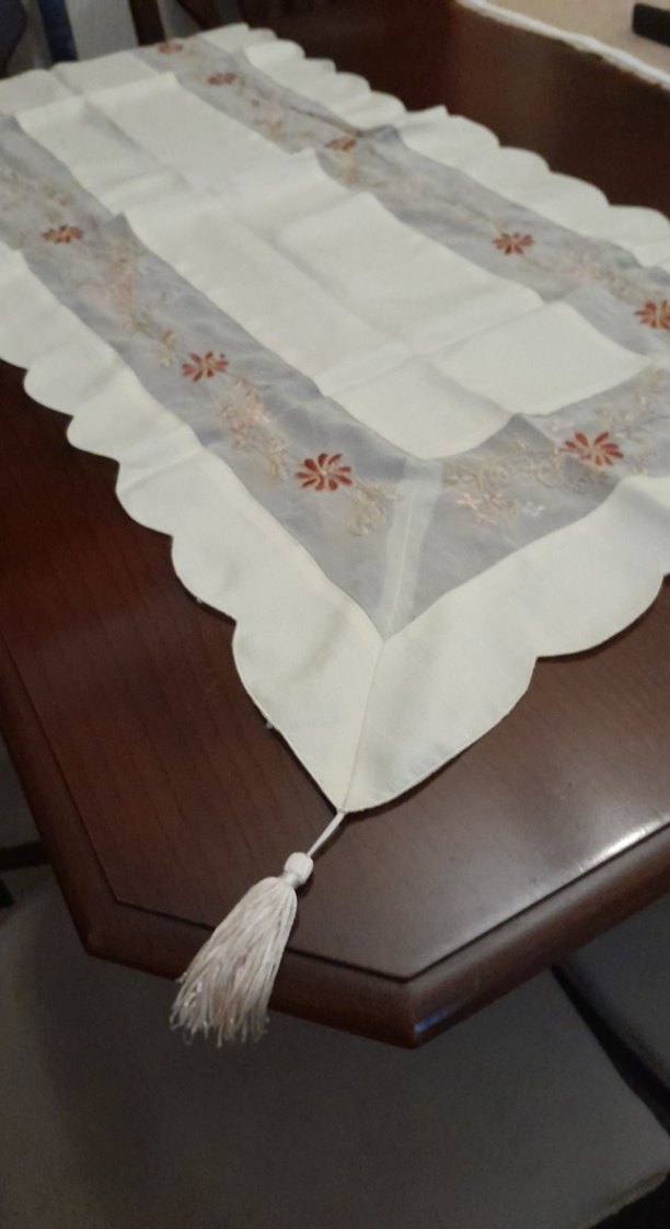 Nakışlı Masa Örtüsü - Görsel 3