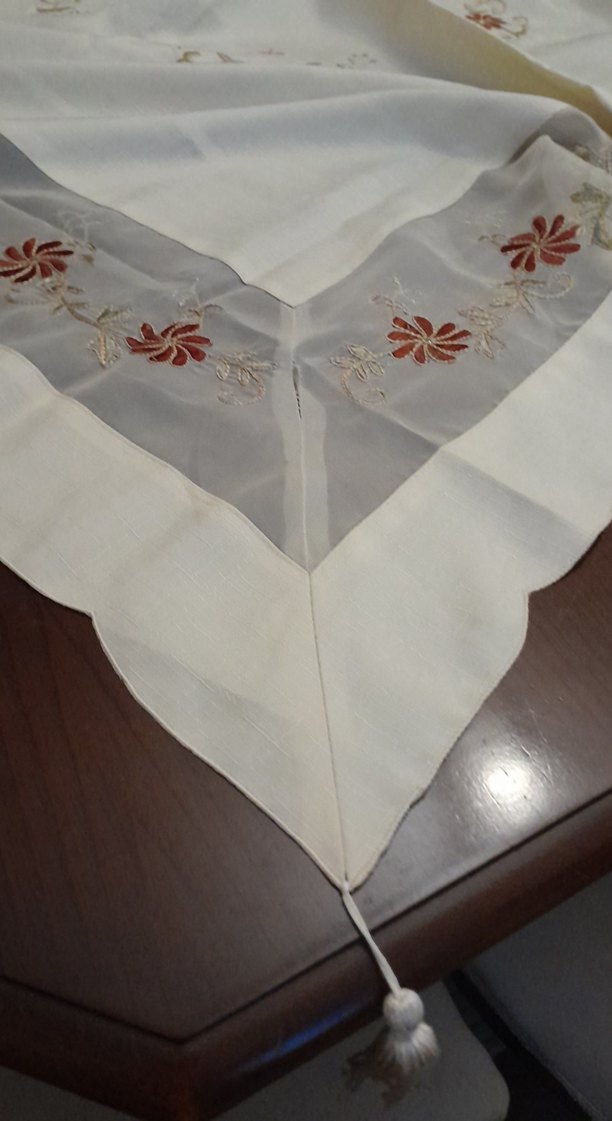 Nakışlı Masa Örtüsü - Görsel 5