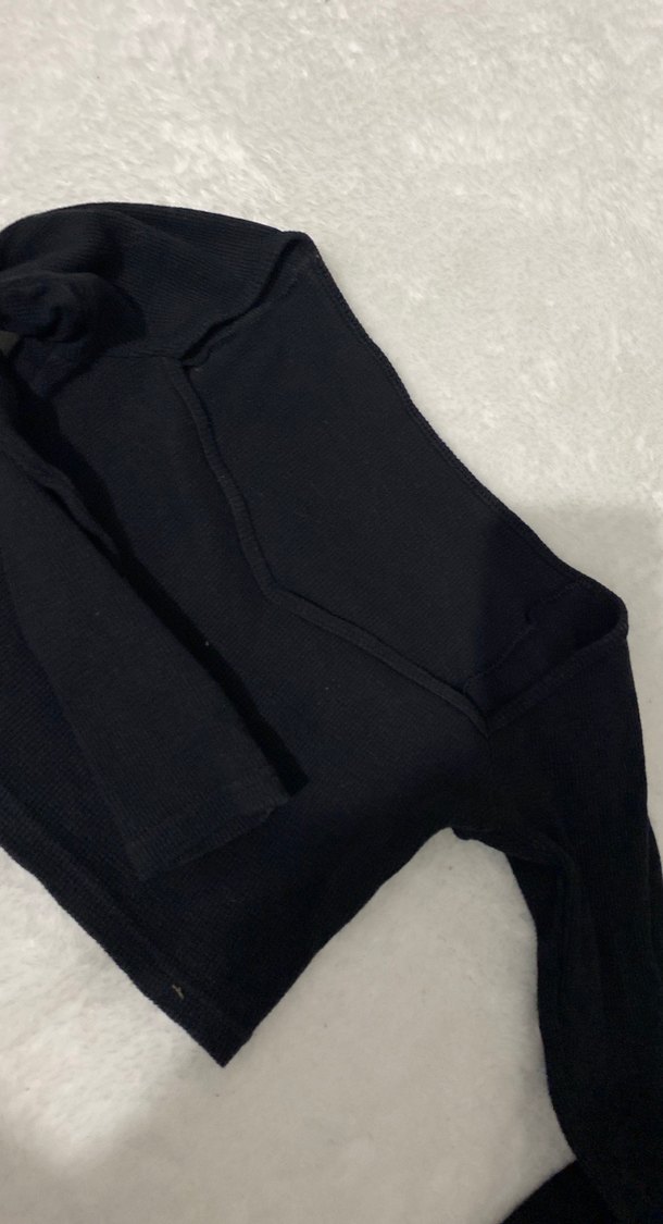 Siyah V Yaka Kısa Kollu Kadın Bluz - Görsel 2