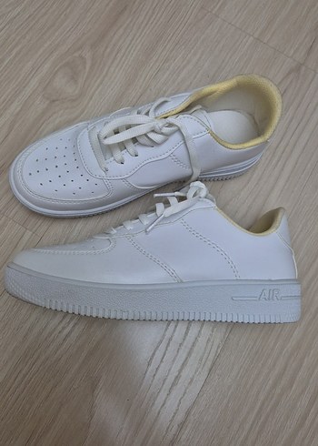 Beyaz Minimalist Kadın Spor Ayakkabı - Görsel 2