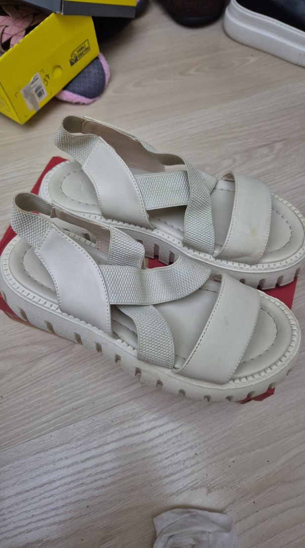 Beyaz Kadın Dolgu Topuklu Sandalet - Görsel 2