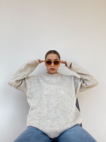 Krem beyaz oversize triko kazak