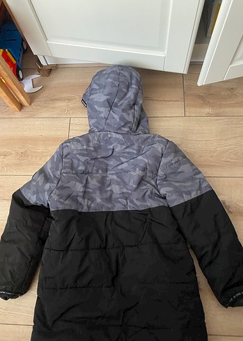 LC Waikiki Erkek Kamuflaj Desenli Kapüşonlu Mont