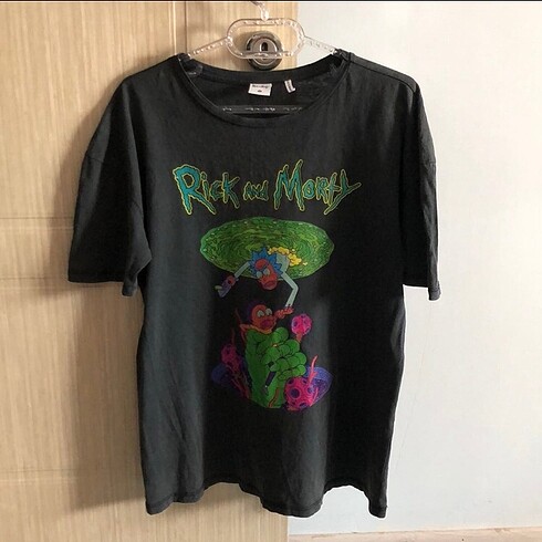 rick and morty tişört