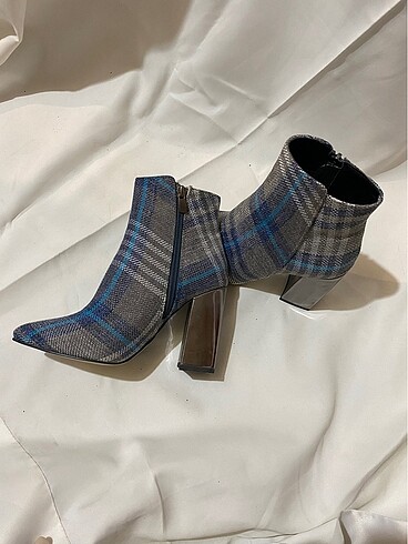 Zara Topuklu bot