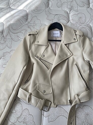 Stradivarius Kemerli suni deri biker ceket