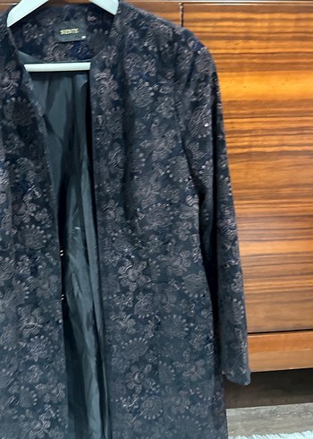 Düğmeli Yılan Desenli Uzun Kadın Kaban - Görsel 3