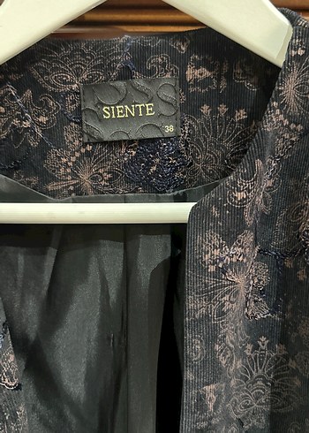 Düğmeli Yılan Desenli Uzun Kadın Kaban - Görsel 5