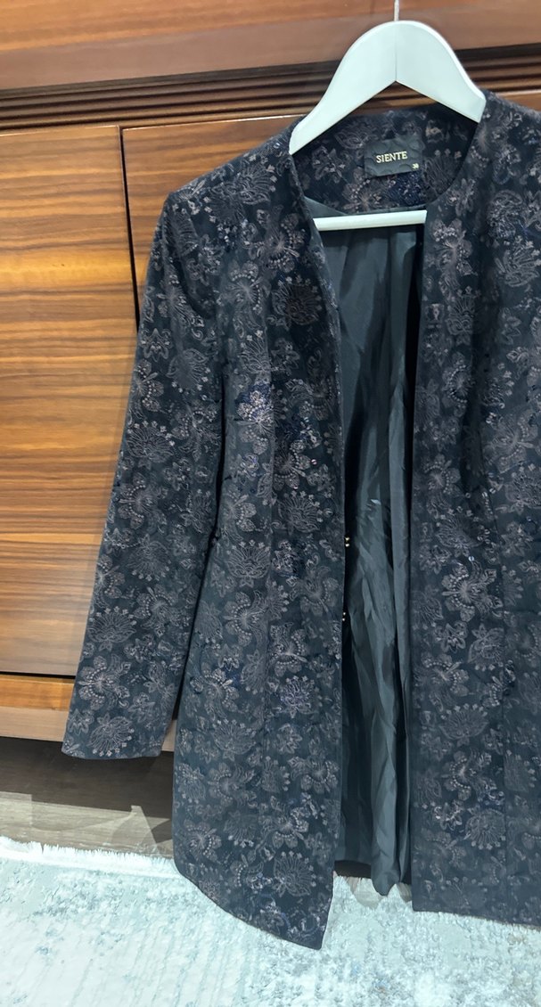 Düğmeli Yılan Desenli Uzun Kadın Kaban - Görsel 2