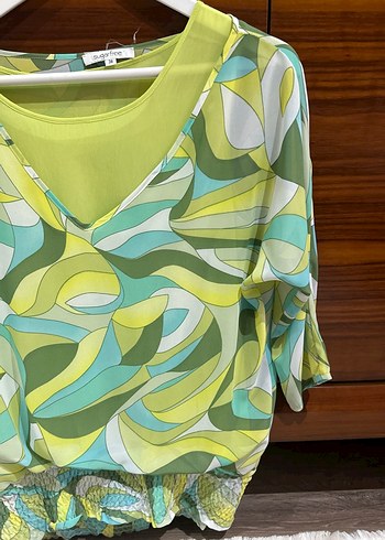 V Yaka, Kısa Kollu, Salaş Kesim Yeşil Bluz - Görsel 3