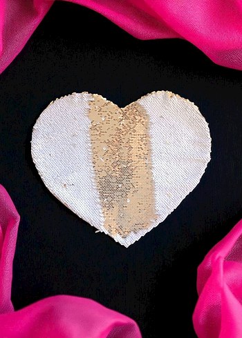 Bej Kalp Şekilli Payetli Yastık Kılıfı - Görsel 2