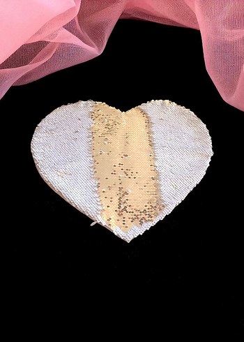 Bej Kalp Şekilli Payetli Yastık Kılıfı - Görsel 3