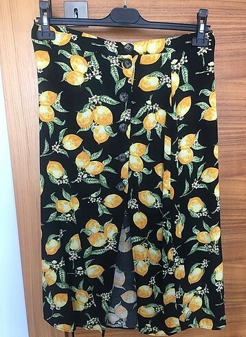 H&M H&M yırtmaçlı etek