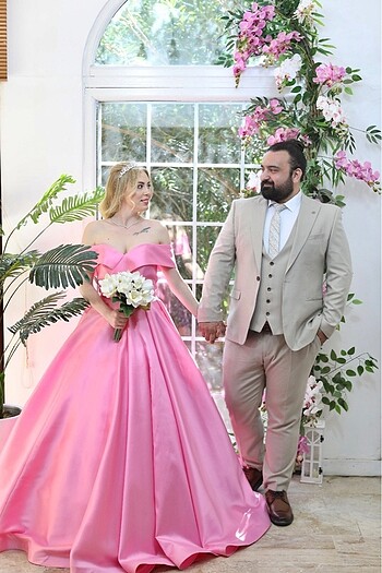 m Beden Madonna Yaka Pembe Tafta Nişan Elbisesi