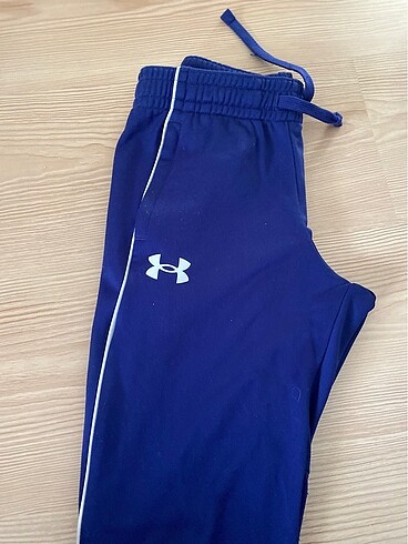 7 Yaş Beden Under Armour Çocuk Eşofman Takımı 7-8 yaş