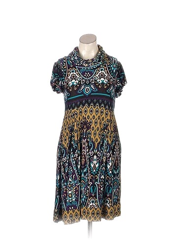 PreLoved Kısa Elbise %70 İndirimli.