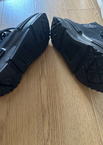 Converse Converse Siyah Platform Tabanlı Kadın Spor Ayakkabı sıfır